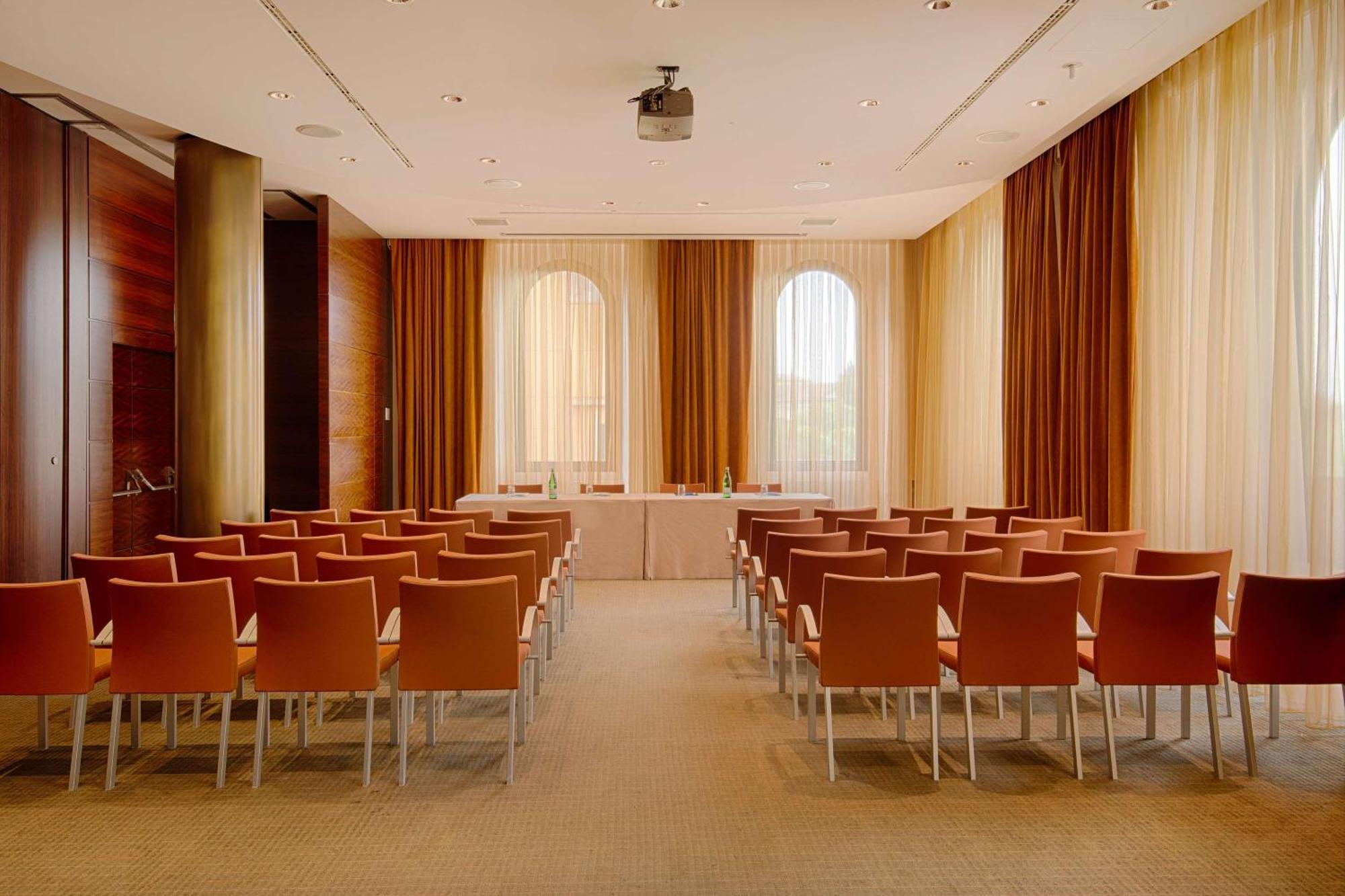 Nh Hotel Sienne