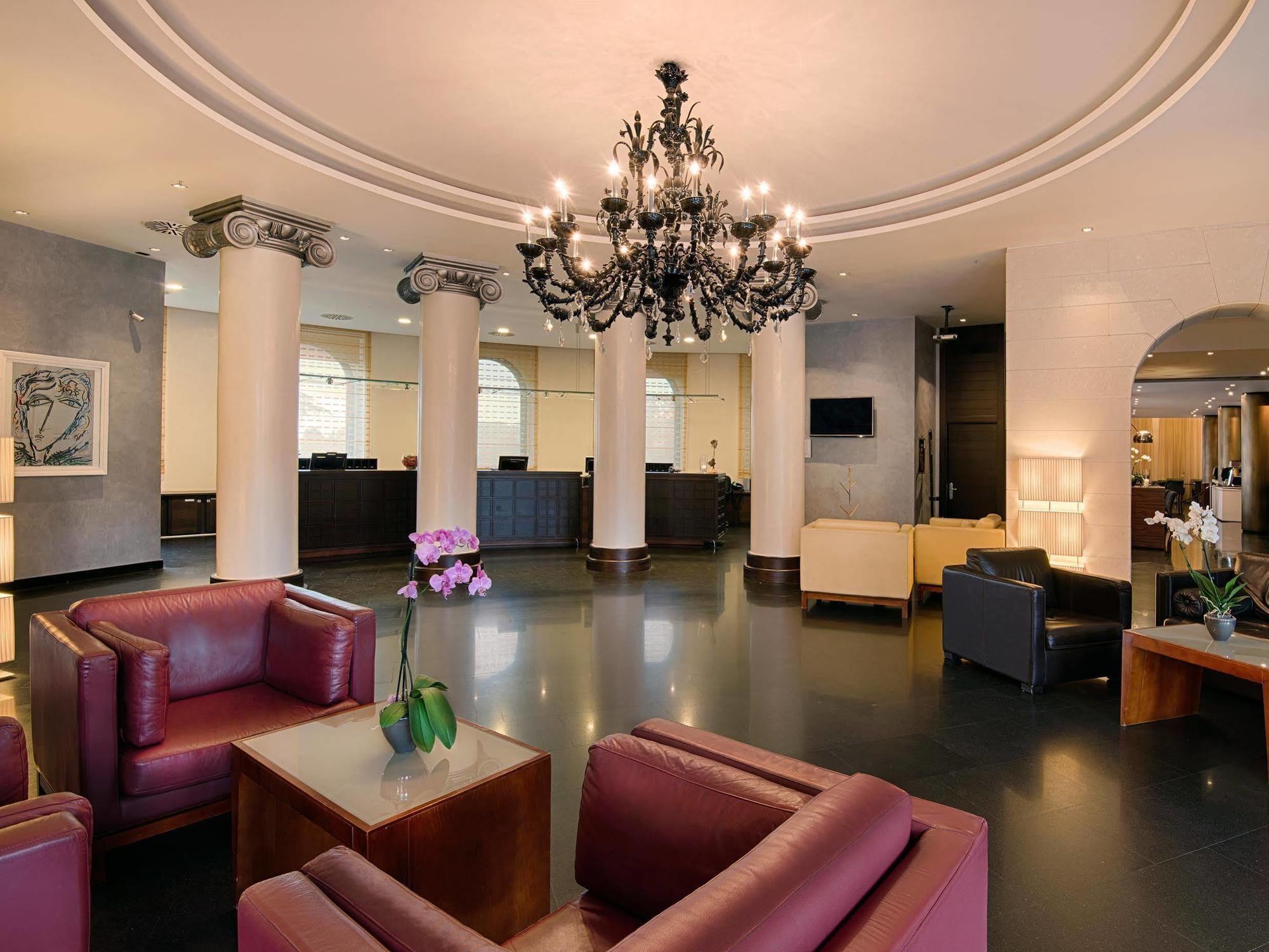Hotel Nh 4*