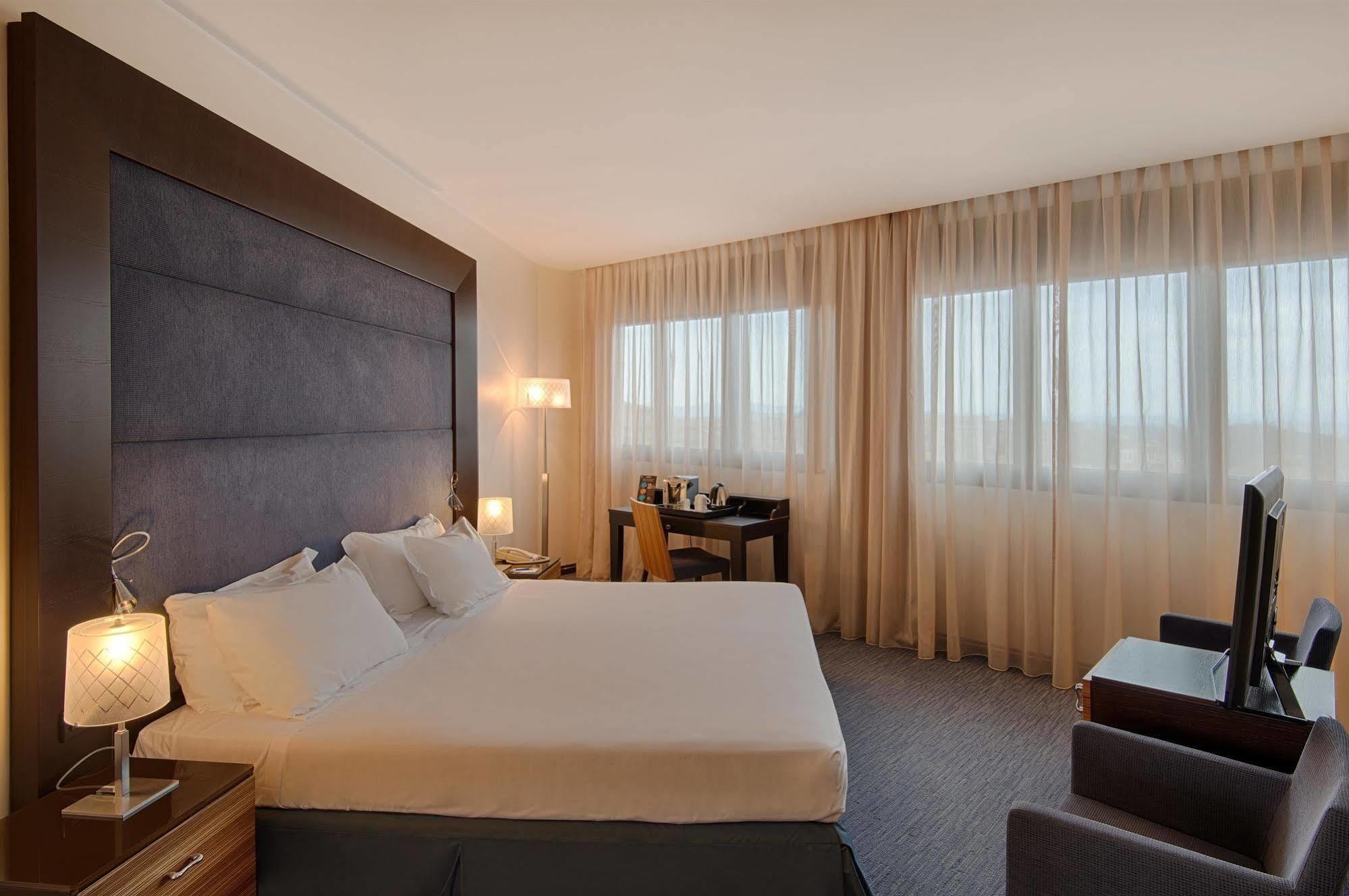 Hotel Nh Sienne